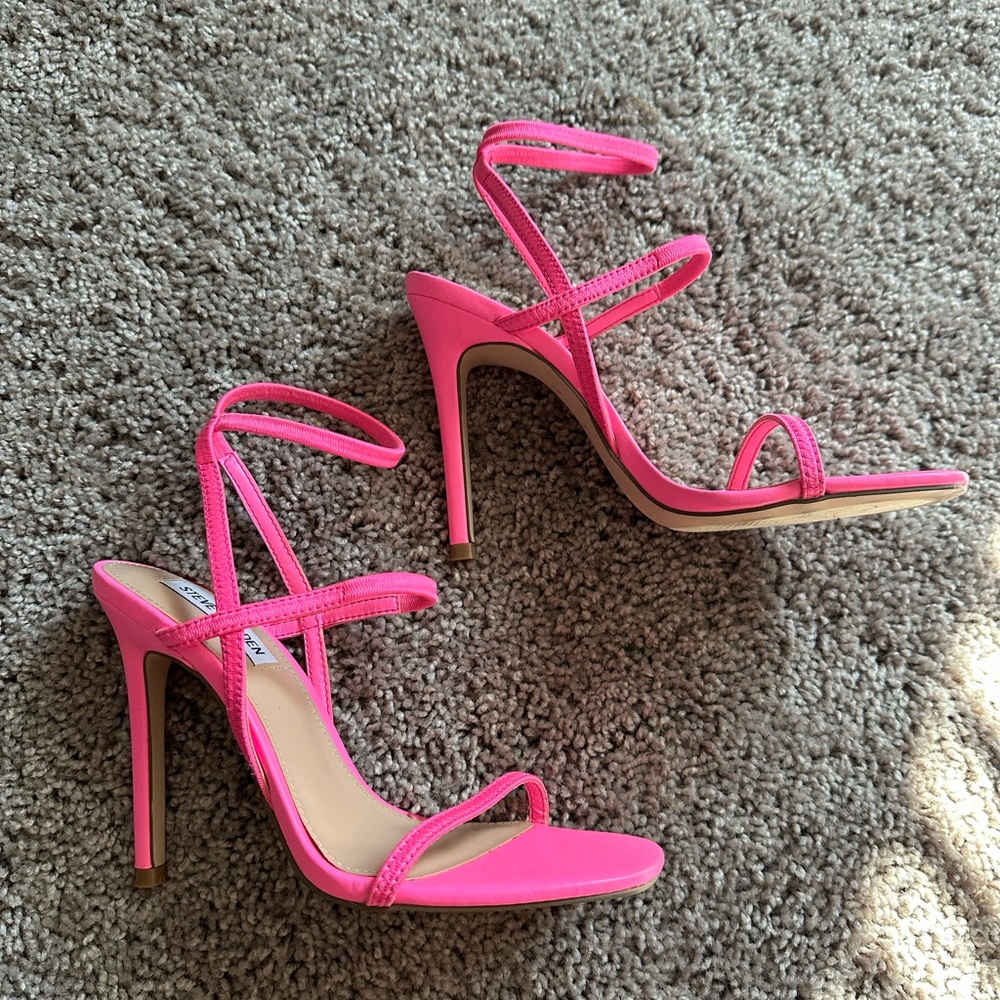 Steve Madden Hot Pink Nectur Heels